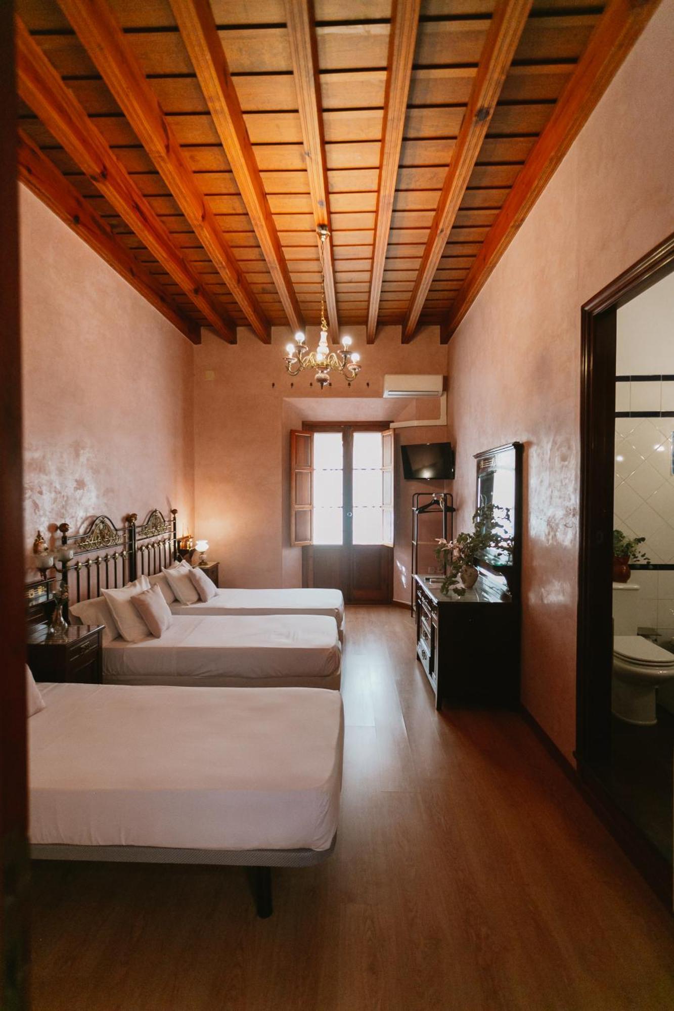 Komodo Casa Maravillas Rooms Севілья Екстер'єр фото