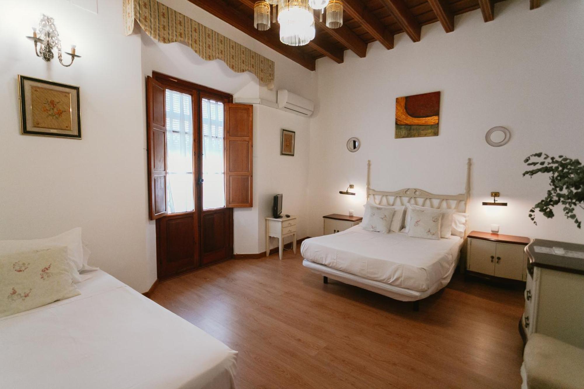 Komodo Casa Maravillas Rooms Севілья Екстер'єр фото