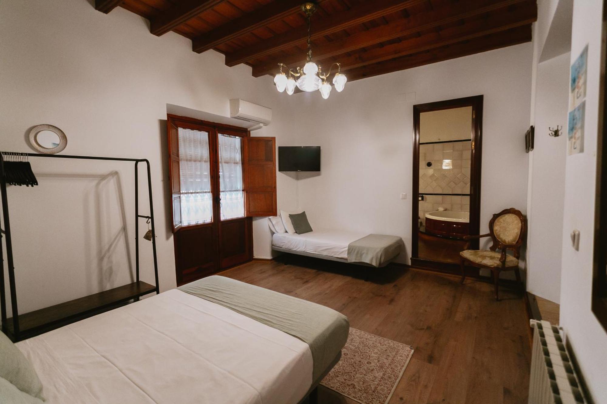 Komodo Casa Maravillas Rooms Севілья Екстер'єр фото