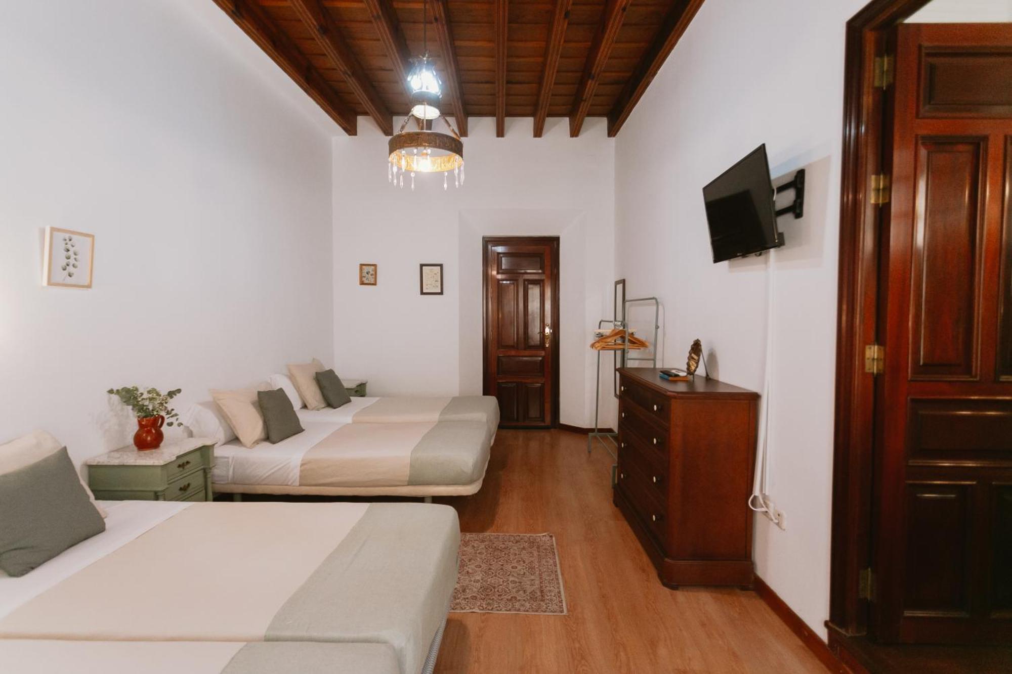 Komodo Casa Maravillas Rooms Севілья Екстер'єр фото