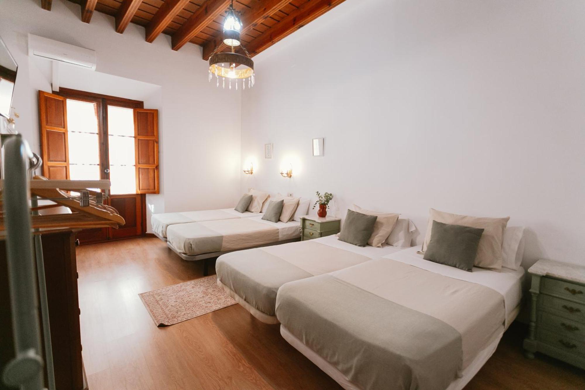 Komodo Casa Maravillas Rooms Севілья Екстер'єр фото