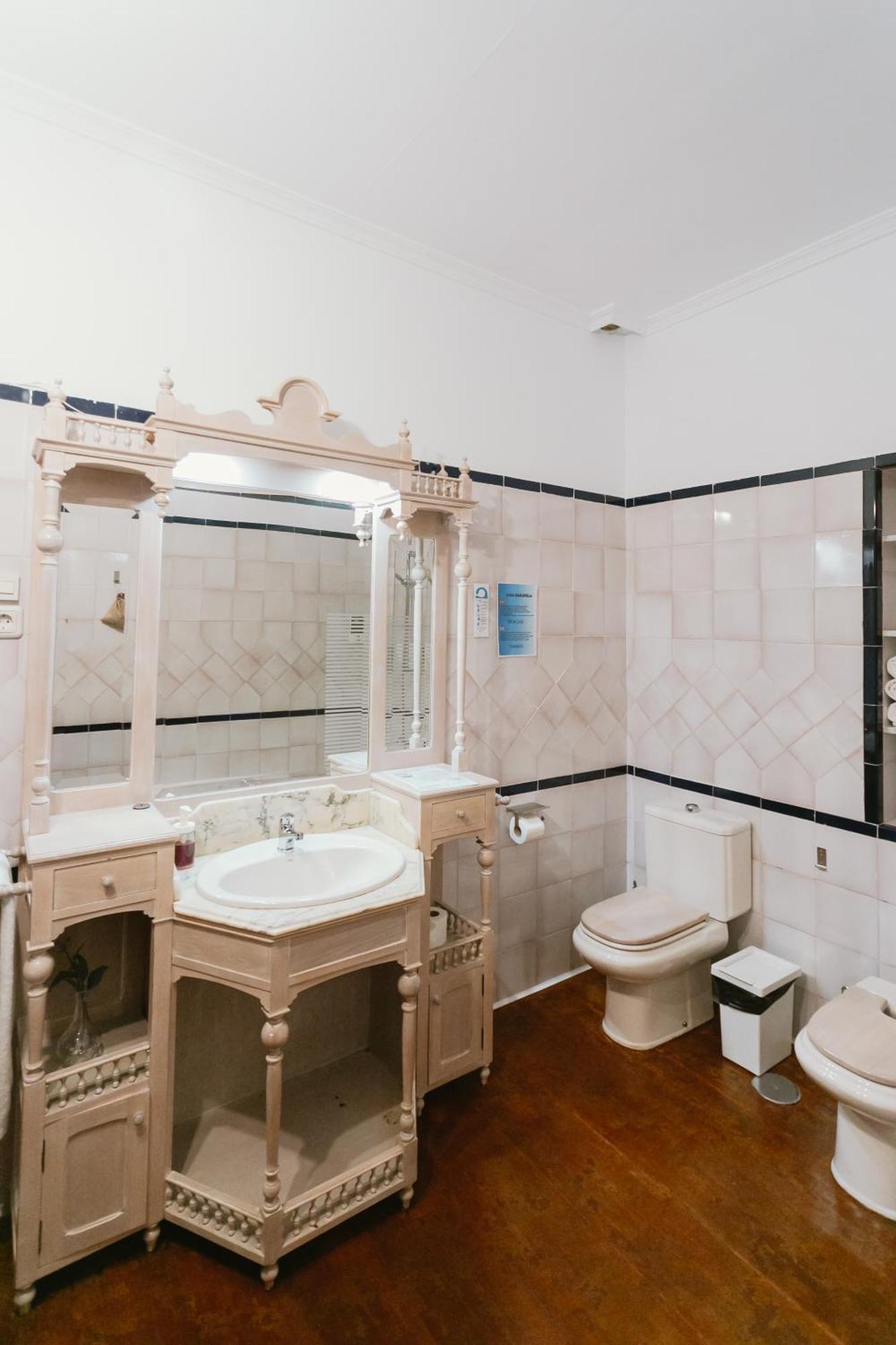 Komodo Casa Maravillas Rooms Севілья Екстер'єр фото